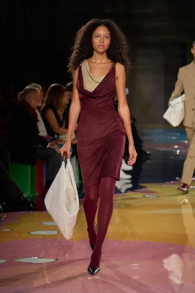 Look 49